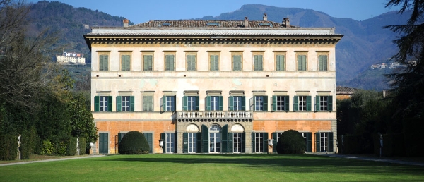 RIAPRE VILLA REALE A LUCCA